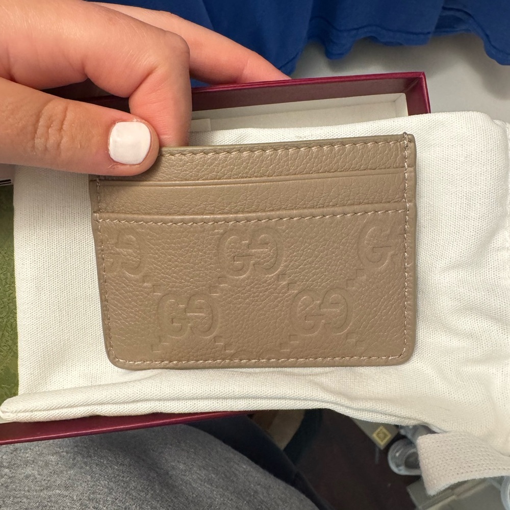 Tan gucci card case
